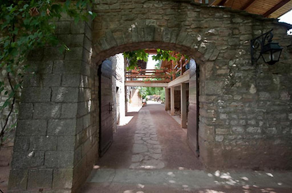 Logis Hotel Restaurant La Vieille Ferme, Macon Nord Sancé Exterior foto