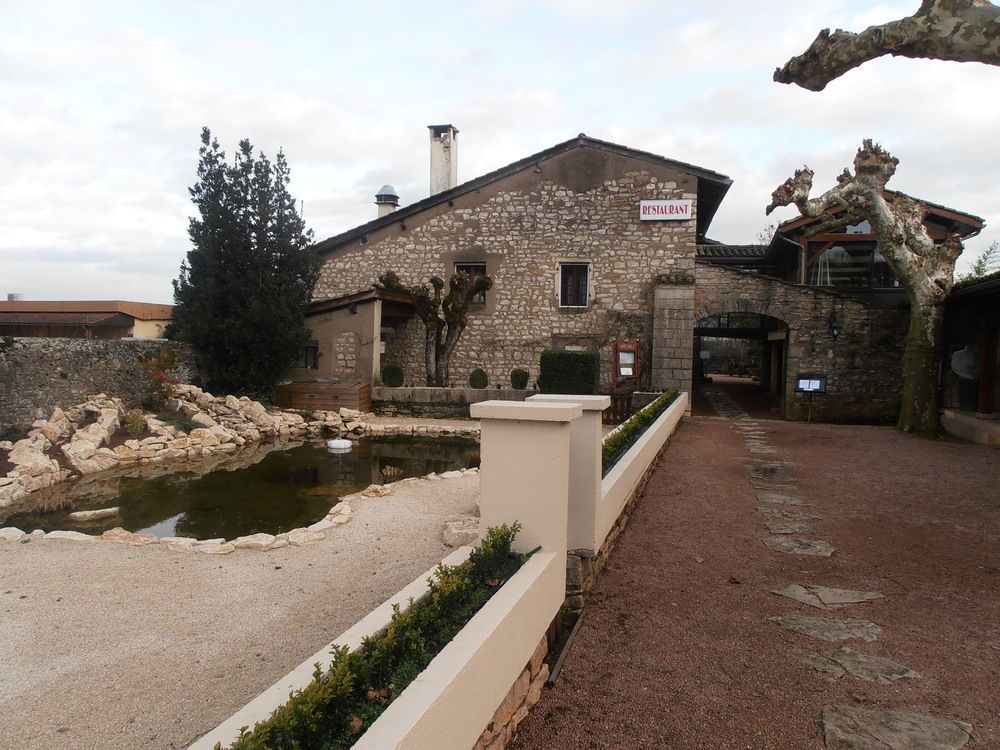 Logis Hotel Restaurant La Vieille Ferme, Macon Nord Sancé Exterior foto